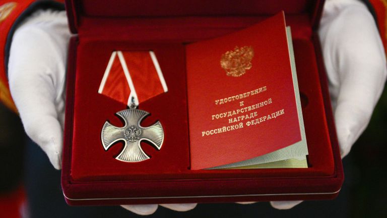 Орден Мужества, которым награжден посмертно военный корреспондент РИА Новости Ростислав Журавлев, погибший в зоне СВО Орден Мужества, которым награжден посмертно военный корреспондент РИА Новости Ростислав Журавлев, погибший в зоне СВО