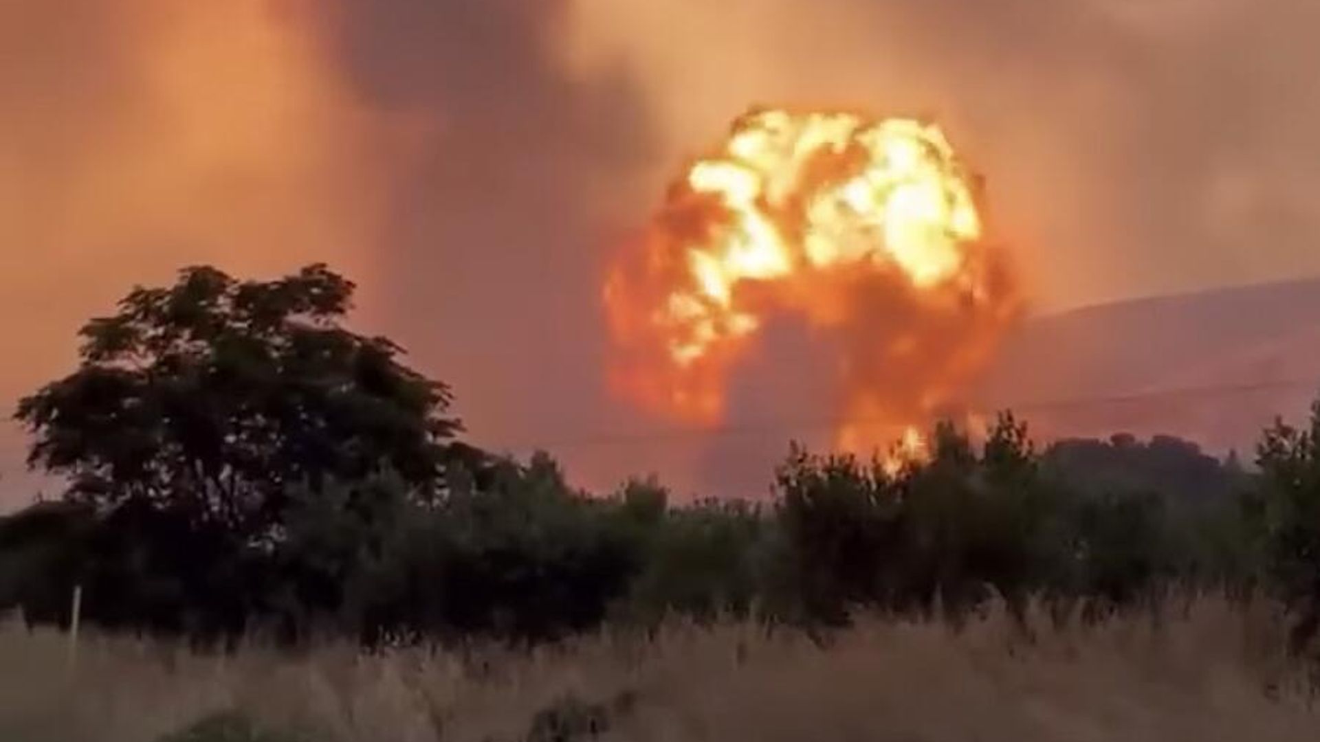 Пожар на складе боеприпасов в Греции Пожар на складе боеприпасов в Греции - РИА Новости, 1920, 29.07.2023