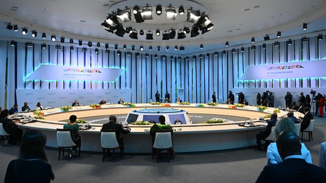 Рабочий обед Путина с группой лидеров африканских государств по украинской проблематике
