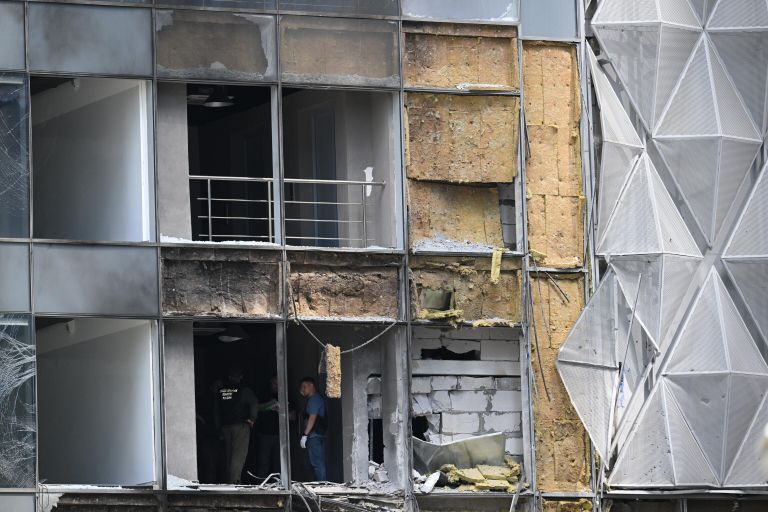 Здание делового центра Москва-сити, поврежденное в результате попытки атаки украинских беспилотников Здание делового центра Москва-сити, поврежденное в результате попытки атаки украинских беспилотников
