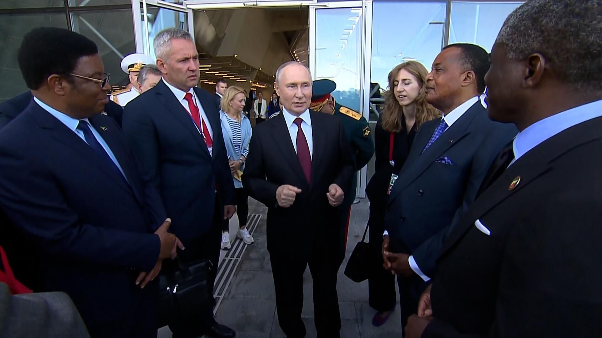 Путин в Кронштадте вместе с иностранными гостями Путин в Кронштадте вместе с иностранными гостями - РИА Новости, 1920, 30.07.2023