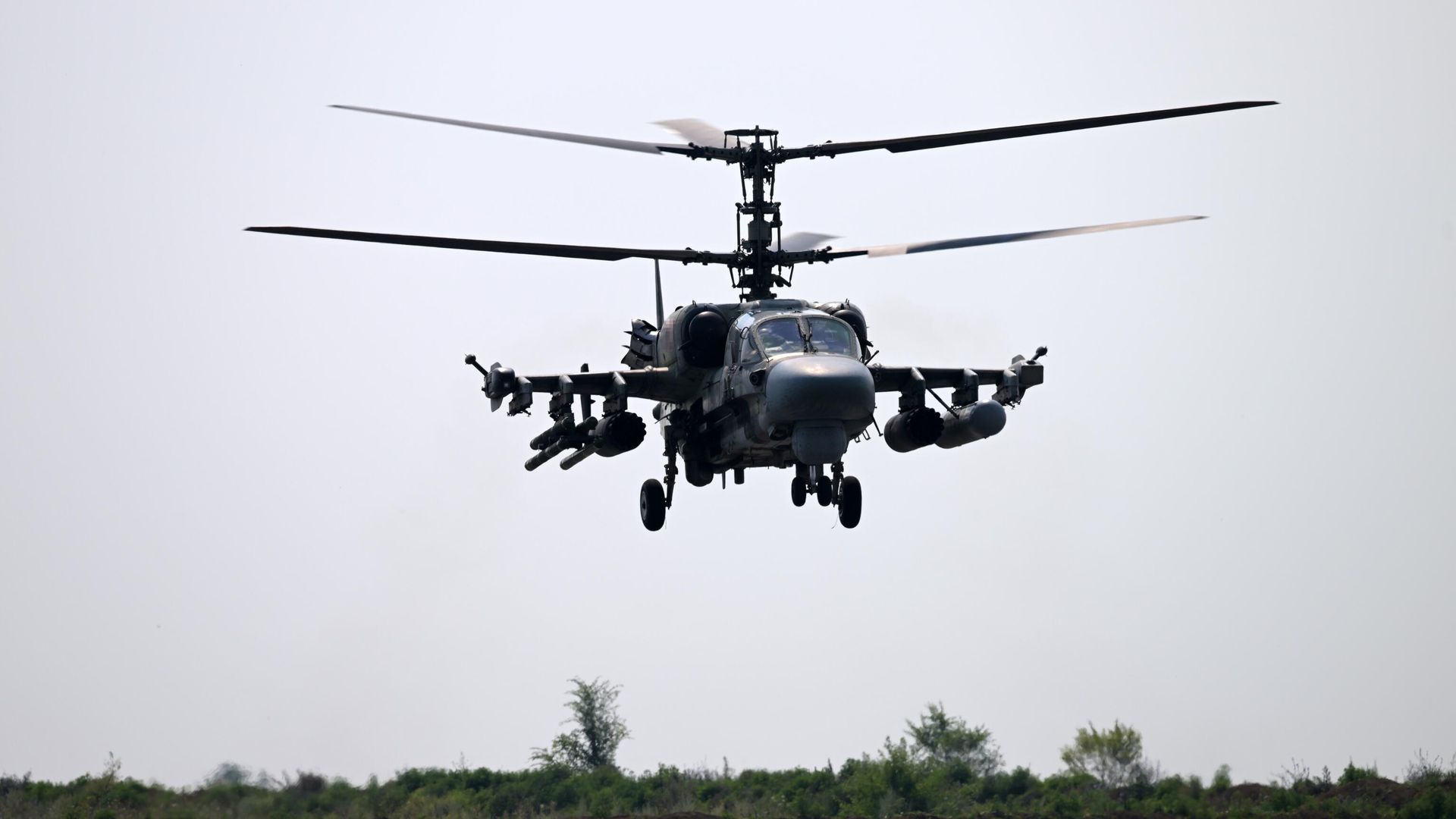 Ударный вертолет Ка-52 уходит на выполнение боевой задачи в зоне СВО Ударный вертолет Ка-52 уходит на выполнение боевой задачи в зоне СВО - РИА Новости, 1920, 14.11.2023