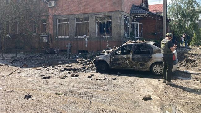 Венгерский журналист рассказал, как ВСУ обстреляли его машину в Донбассе