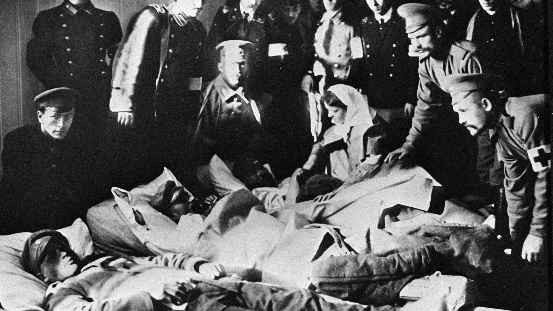 Раненые солдаты Первой мировой войны лежат в лазарете Географического общества Раненые солдаты Первой мировой войны лежат в лазарете Географического общества - РИА Новости, 1920, 01.08.2023