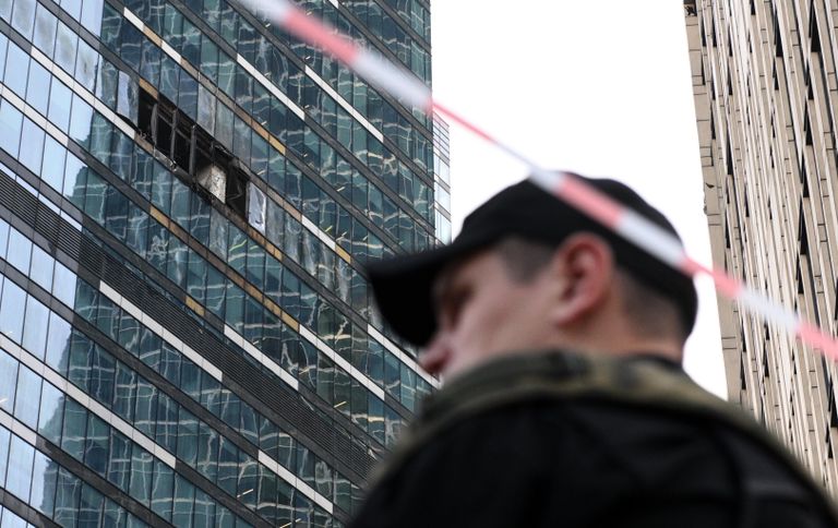 Повреждения и разбитые стекла в башне IQ-квартал делового центра Москва-сити в результате атаки украинских беспилотников Повреждения и разбитые стекла в башне IQ-квартал делового центра Москва-сити в результате атаки украинских беспилотников