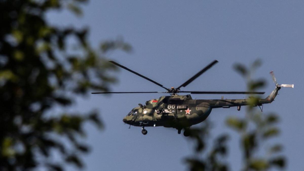 Белорусский вертолет в районе польско-белорусской границы Белорусский вертолет в районе польско-белорусской границы - РИА Новости, 1920, 01.08.2023