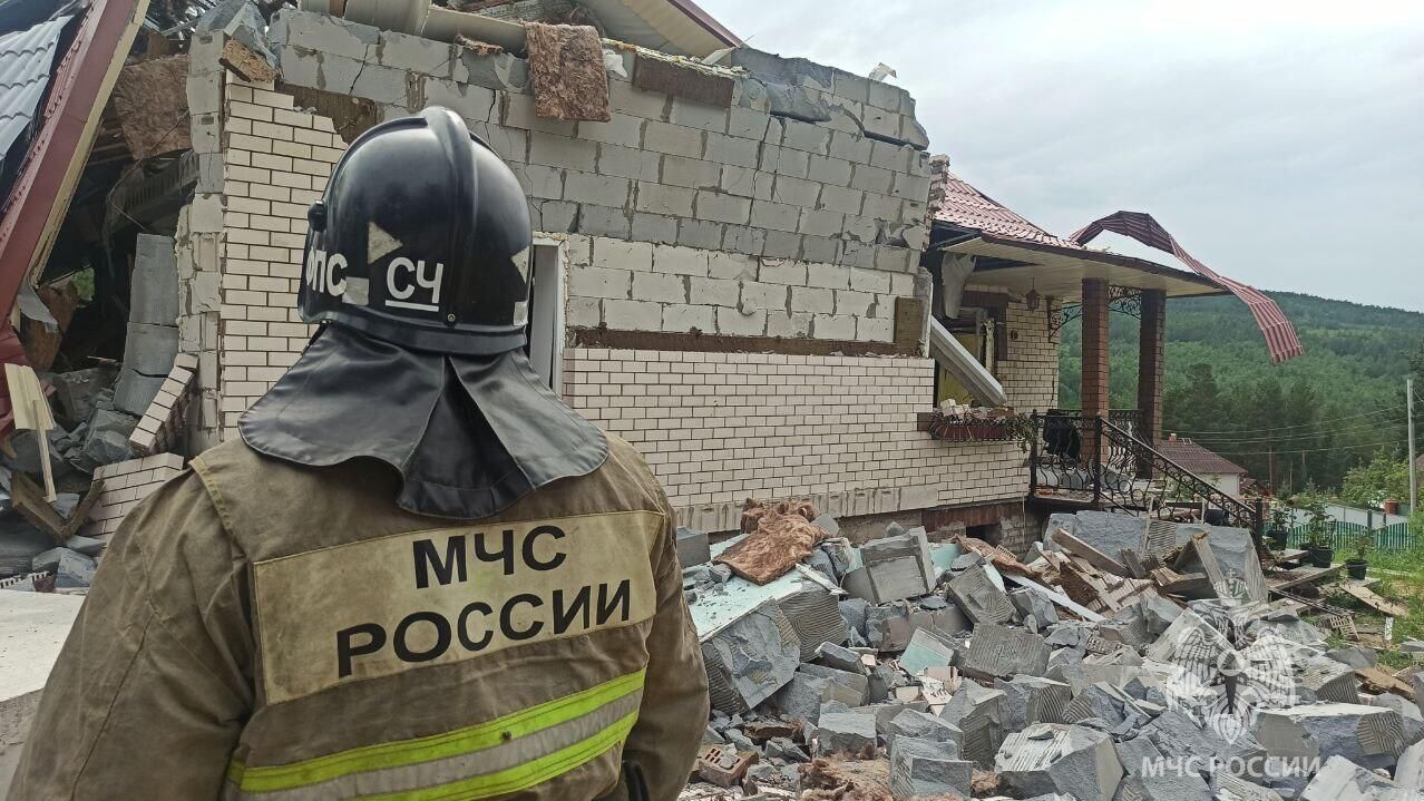 На месте взрыва газового оборудования в доме под Читой На месте взрыва газового оборудования в доме под Читой - РИА Новости, 1920, 03.08.2023