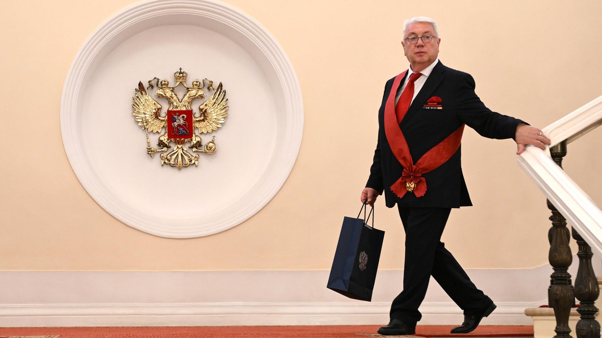 Народный артист РСФСР Владимир Винокур, награжденный орденом За заслуги перед Отечеством I степени Народный артист РСФСР Владимир Винокур, награжденный орденом За заслуги перед Отечеством I степени - РИА Новости, 1920, 02.08.2023