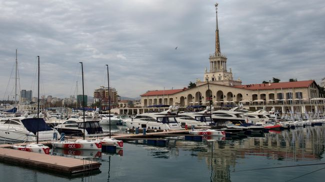 Морской порт Сочи