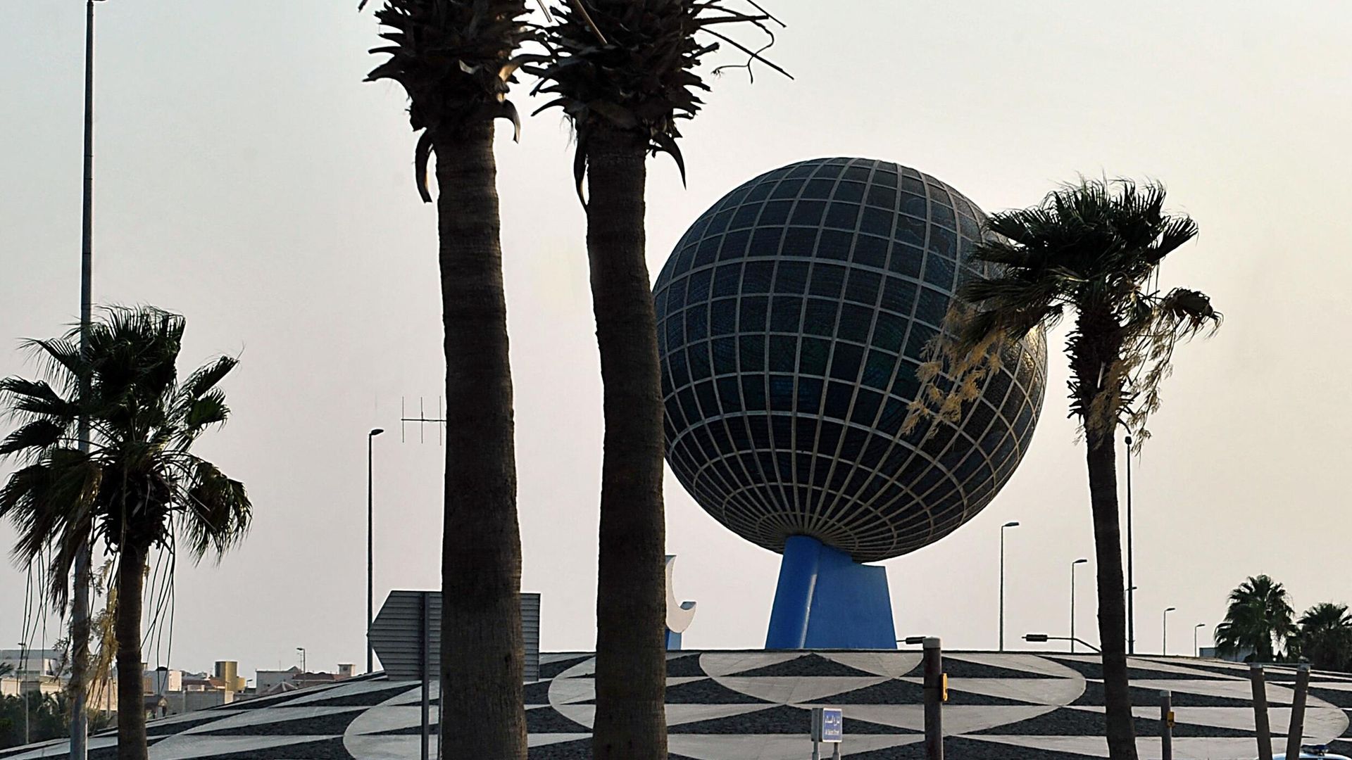 Памятник Globe Roundabout в Джидде, Саудовская Аравия Памятник Globe Roundabout в Джидде, Саудовская Аравия - РИА Новости, 1920, 05.08.2023