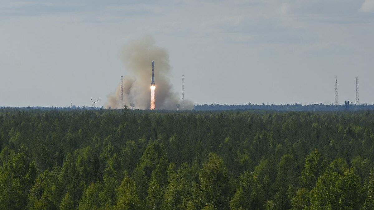 Запуск ракеты-носителя среднего класса Союз-2.1б с космодрома Плесецк Запуск ракеты-носителя среднего класса Союз-2.1б с космодрома Плесецк - РИА Новости, 1920, 07.08.2023