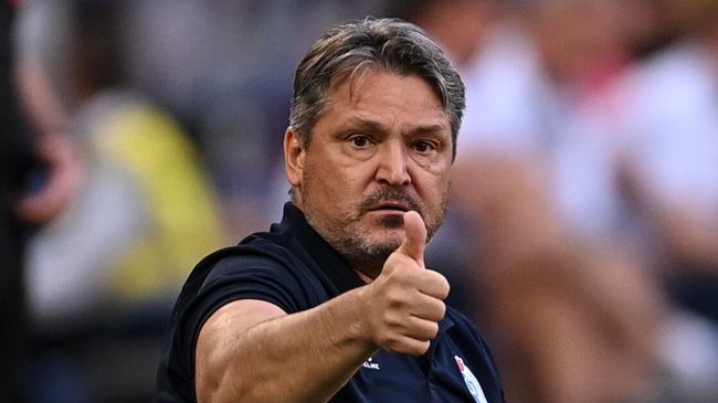 Главный тренер Факела Вадим Евсеев
