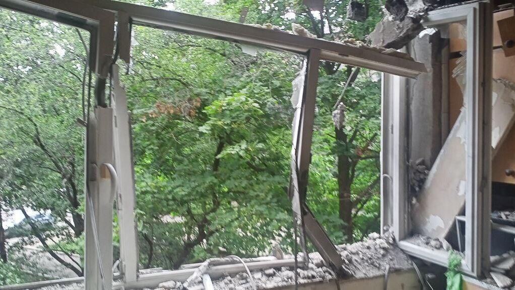 Повреждение квартиры в результате обстрела ВСУ Повреждение квартиры в результате обстрела ВСУ - РИА Новости, 1920, 03.10.2023