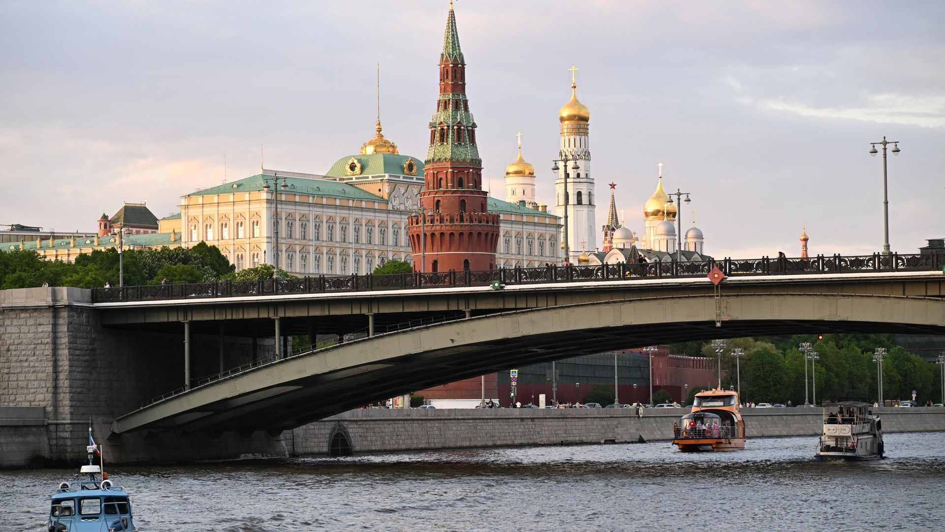 Москва-река и Кремль Москва-река и Кремль - РИА Новости, 1920, 10.04.2024
