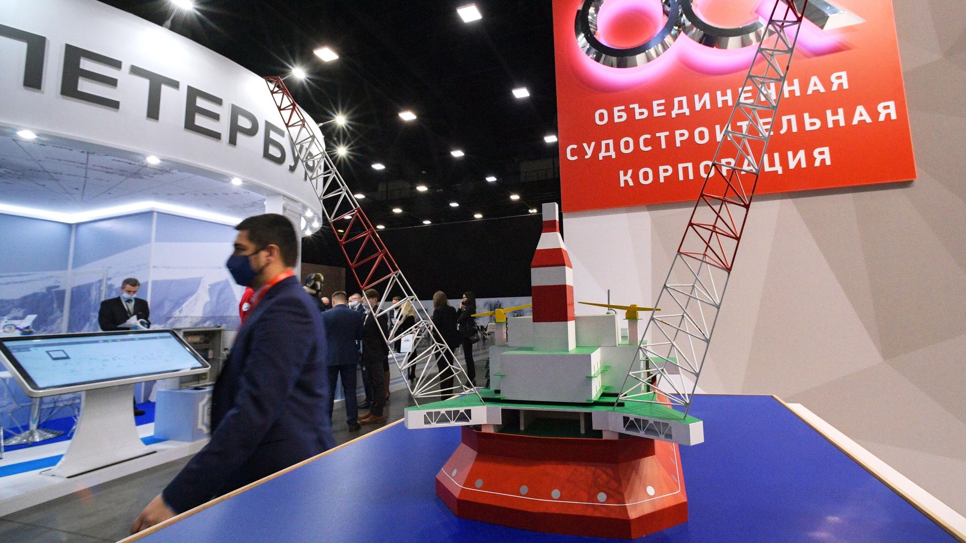 Ледостойкая стационарная платформа на стенде АО Объединенной судостроительной корпорация (ОСК) Ледостойкая стационарная платформа на стенде АО Объединенной судостроительной корпорация (ОСК) - РИА Новости, 1920, 11.08.2023
