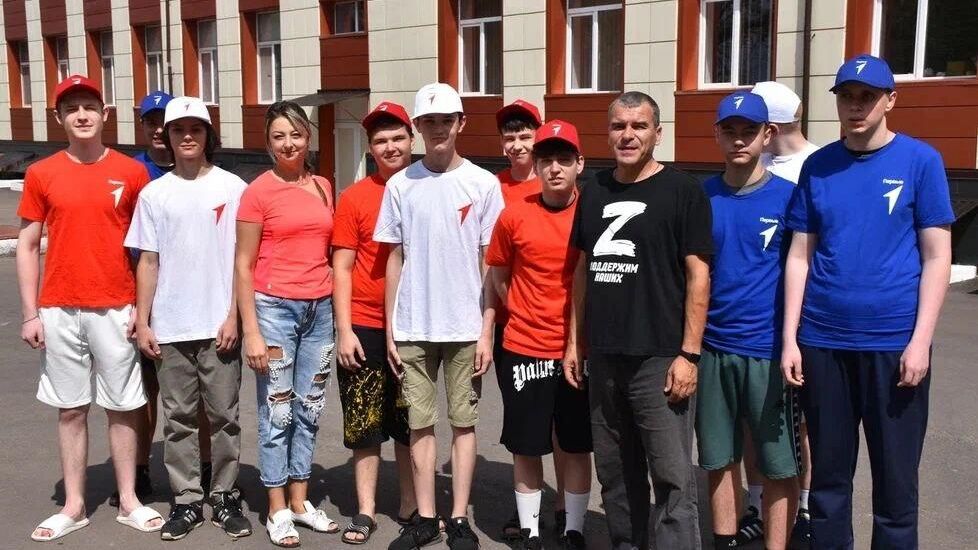 Брянская область передала детям Луганской Народной Республики 1,5 тысячи книг Брянская область передала детям Луганской Народной Республики 1,5 тысячи книг - РИА Новости, 1920, 14.08.2023