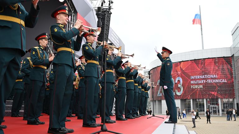 Военный оркестр на Международном военно-техническом форуме АРМИЯ-2023 в Конгрессно-выставочном центре Патриот Военный оркестр на Международном военно-техническом форуме АРМИЯ-2023 в Конгрессно-выставочном центре Патриот