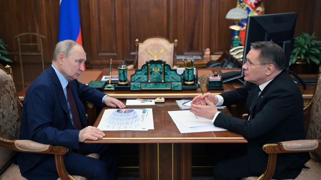 Президент РФ Владимир Путин и Алексей Лихачев