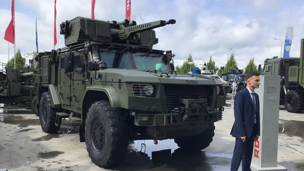 Защищенный автомобиль Титан для ВДВ и спецназа на форуме Армия-2023 Защищенный автомобиль Титан для ВДВ и спецназа на форуме Армия-2023 - РИА Новости, 1920, 14.08.2023