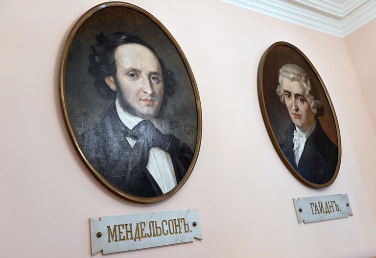 Портреты в Большом зале Московской государственной консерватории им. П. И. Чайковского Портреты в Большом зале Московской государственной консерватории им. П. И. Чайковского