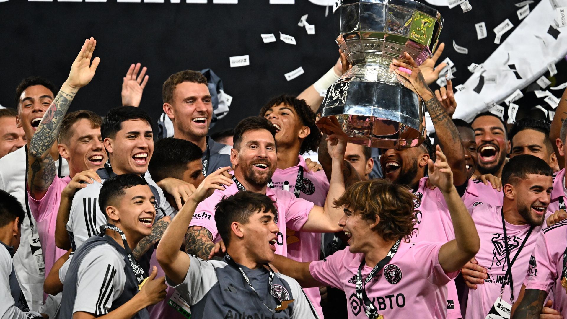 Интер Майами Лионеля Месси (в центре) празднует победу в Leagues Cup Интер Майами Лионеля Месси (в центре) празднует победу в Leagues Cup - РИА Новости, 1920, 20.08.2023