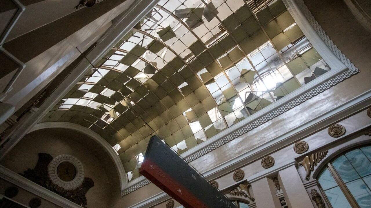 Последствия атаки украинского беспилотника на ж/д вокзал в Курске, 20 августа 2023 года Последствия атаки украинского беспилотника на ж/д вокзал в Курске, 20 августа 2023 года - РИА Новости, 1920, 20.08.2023