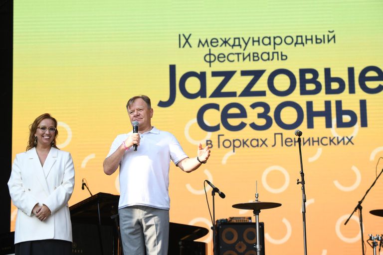 Музыкант Игорь Бутман на фестивале Jazzовые сезоны Музыкант Игорь Бутман на фестивале Jazzовые сезоны