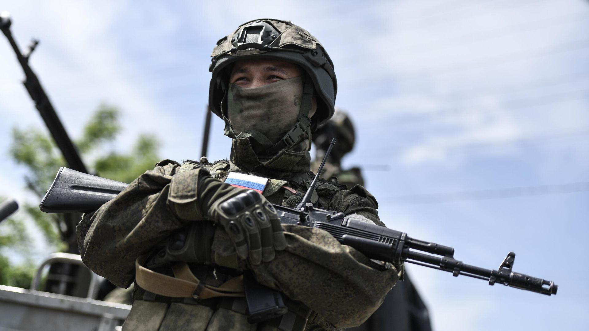 Российский военнослужащий в зоне проведения спецоперации Российский военнослужащий в зоне проведения спецоперации - РИА Новости, 1920, 08.07.2025