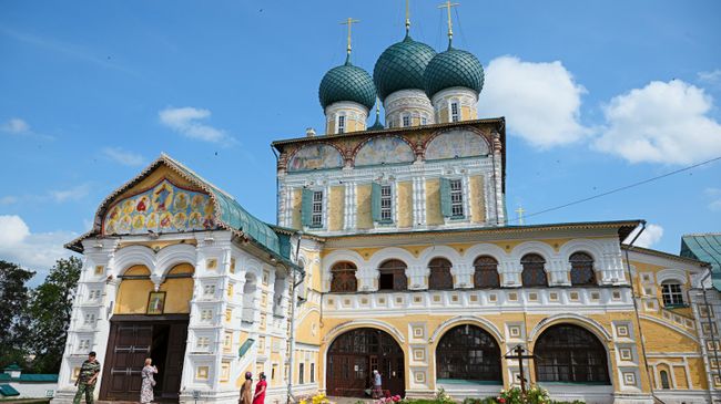 Воскресенский собор (1652 -1675 гг.) в г. Тутаеве, Ярославская область Воскресенский собор (1652 -1675 гг.) в г. Тутаеве, Ярославская область