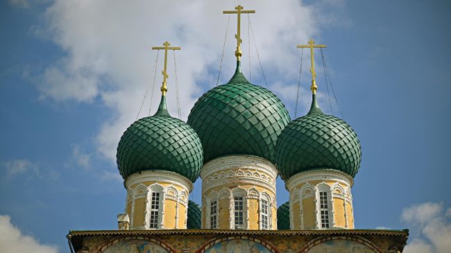 Купола Воскресенского собора в городе Тутаеве Купола Воскресенского собора в городе Тутаеве