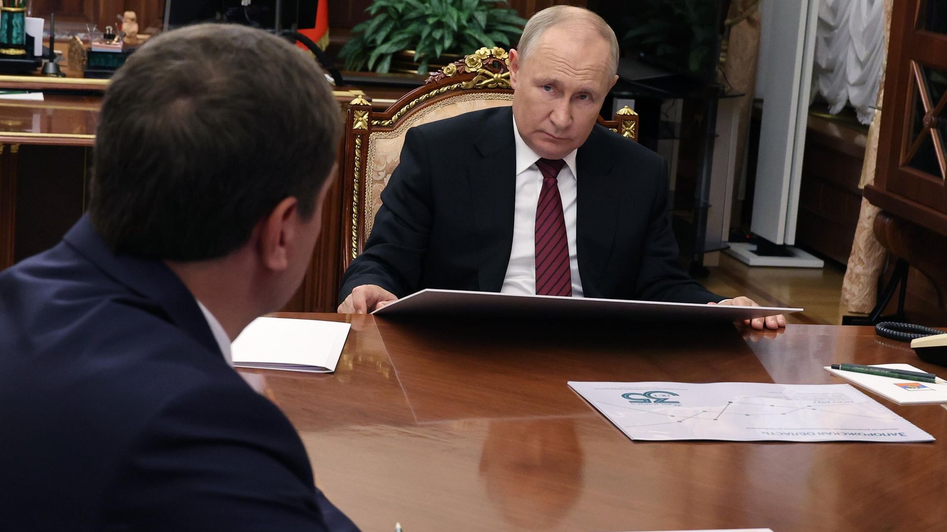 Рабочая встреча президента РФ В. Путина с врио губернатора Запорожской области Е. Балицким Рабочая встреча президента РФ В. Путина с врио губернатора Запорожской области Е. Балицким - РИА Новости, 1920, 12.03.2024