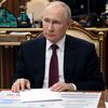 Президент РФ Владимир Путин во время встречи с временно исполняющим обязанности губернатора Запорожской области Евгением Балицким Президент РФ Владимир Путин во время встречи с временно исполняющим обязанности губернатора Запорожской области Евгением Балицким
