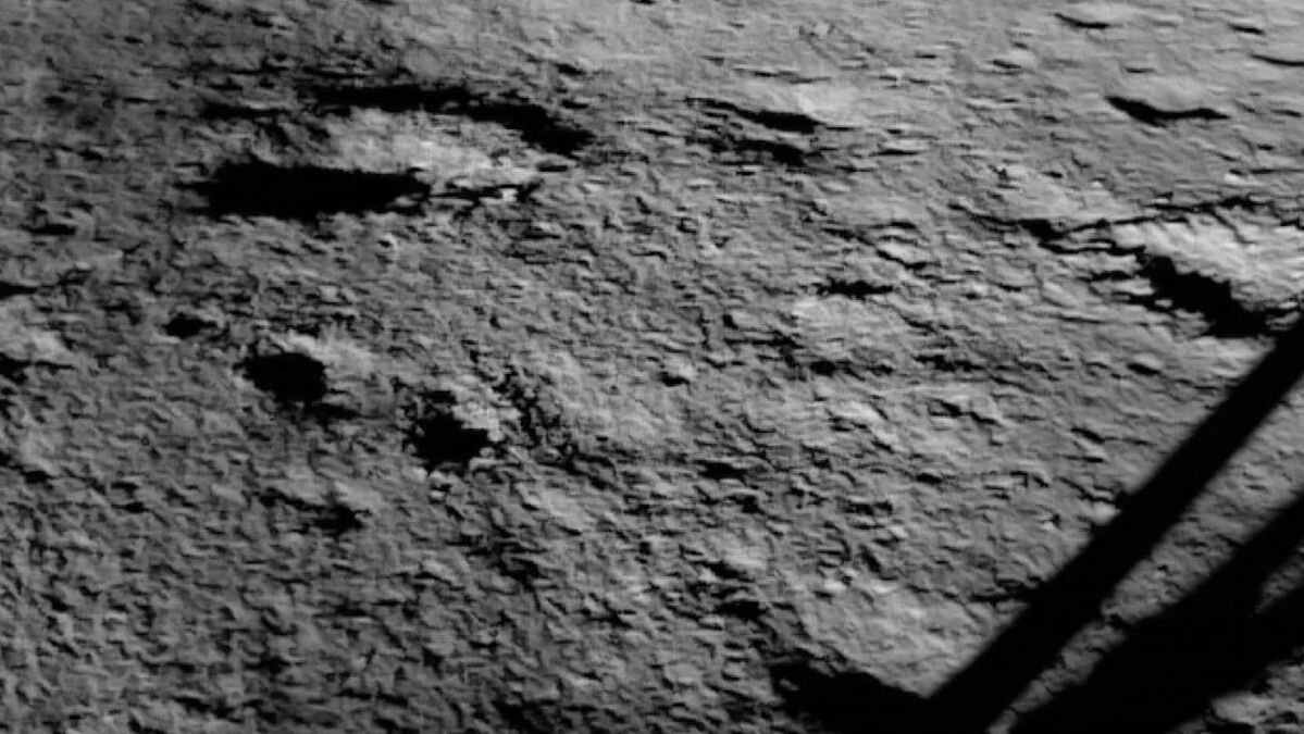 Первая фотография Луны, полученная со спускаемого модуля Викрам Первая фотография Луны, полученная со спускаемого модуля Викрам - РИА Новости, 1920, 23.08.2023