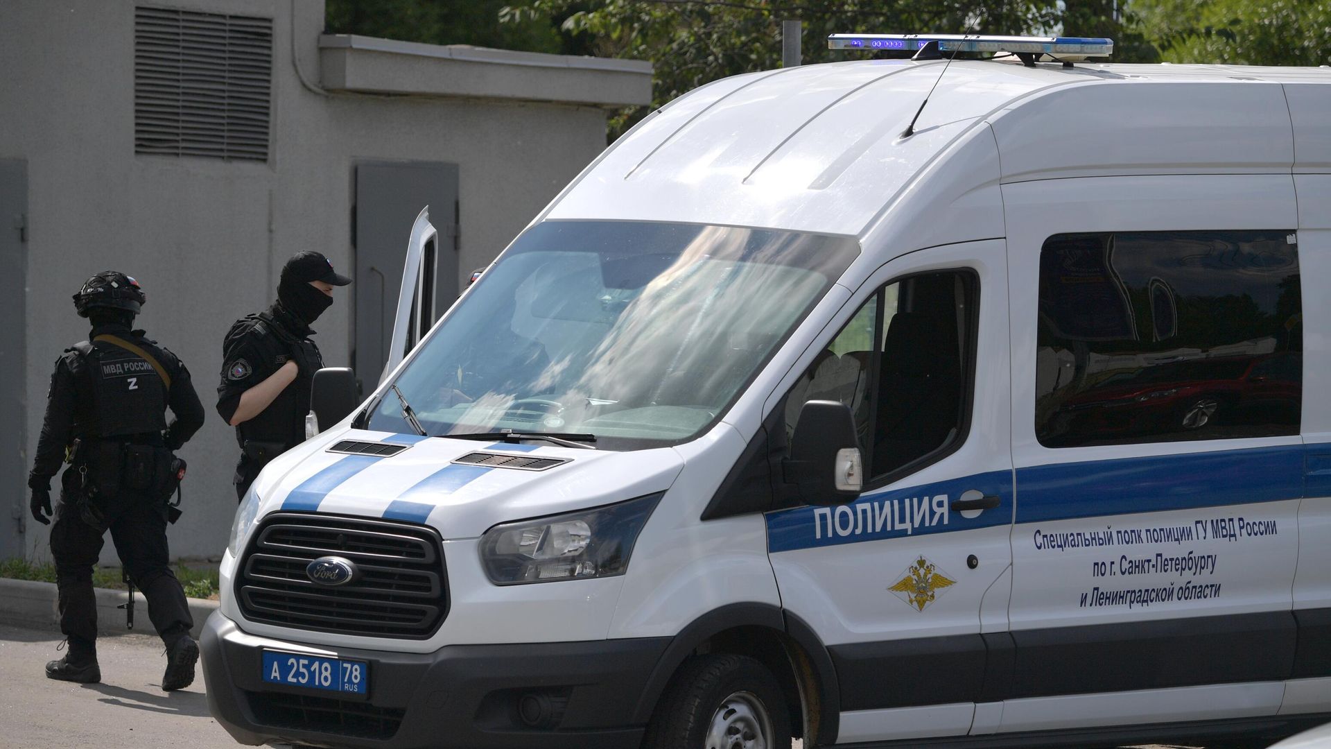 Сотрудники полиции в Санкт-Петербурге Сотрудники полиции в Санкт-Петербурге - РИА Новости, 1920, 24.08.2023