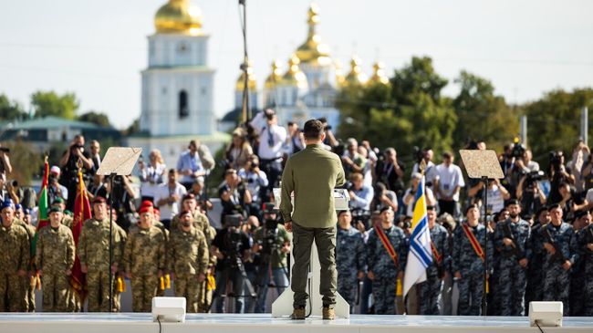 Владимир Зеленский выступает в День независимости Украины