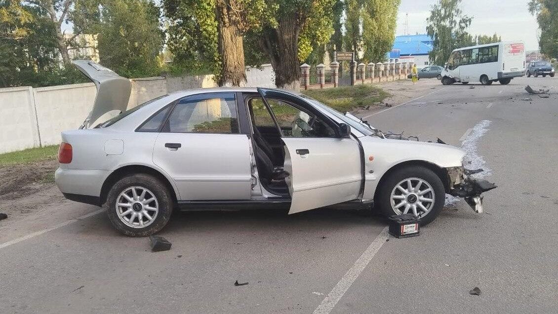 ДТП с участием иномарки и маршрутки в Воронежской области ДТП с участием иномарки и маршрутки в Воронежской области - РИА Новости, 1920, 25.08.2023