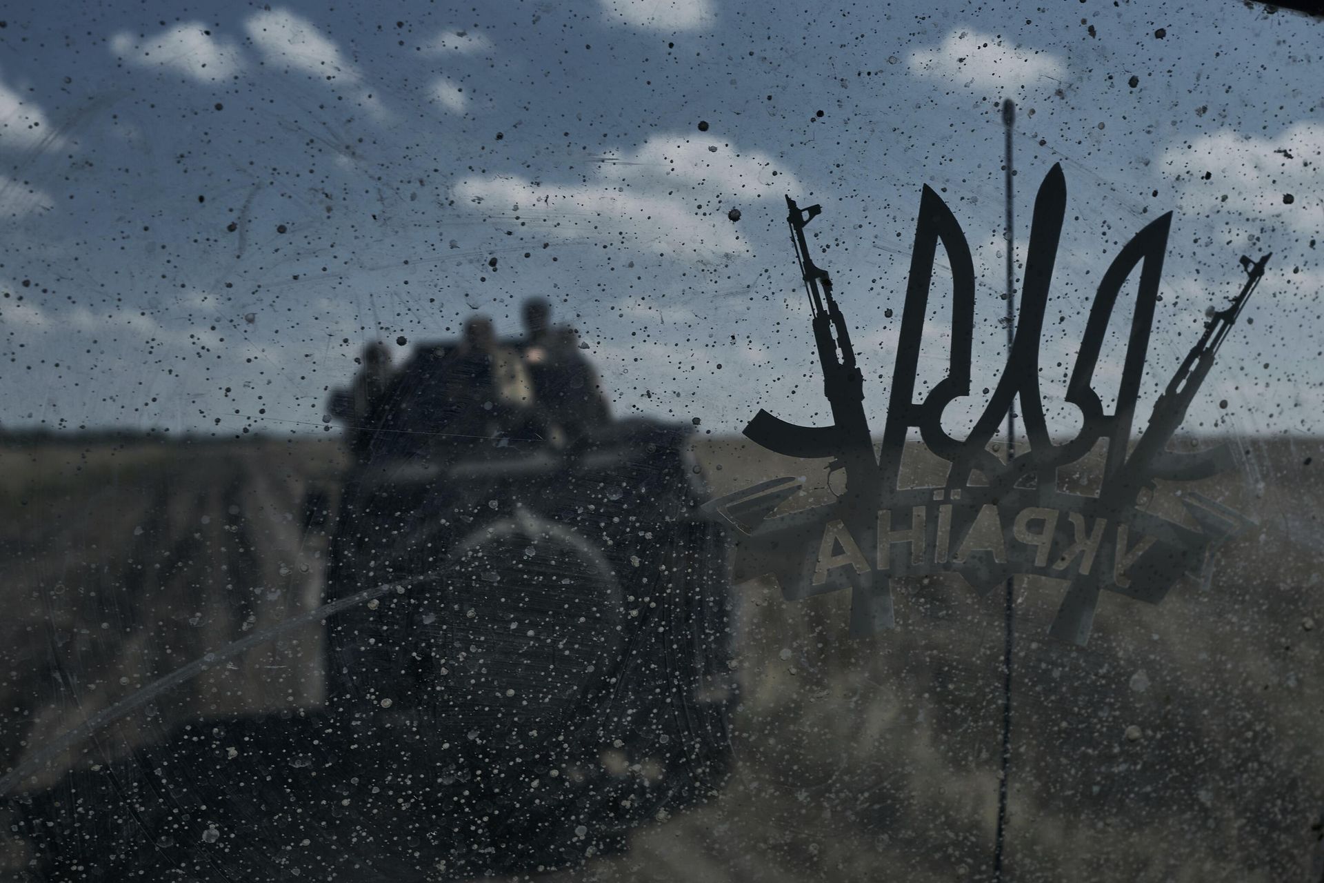 Украинские военнослужащие на бронеавтомобиле - РИА Новости, 1920, 05.06.2024