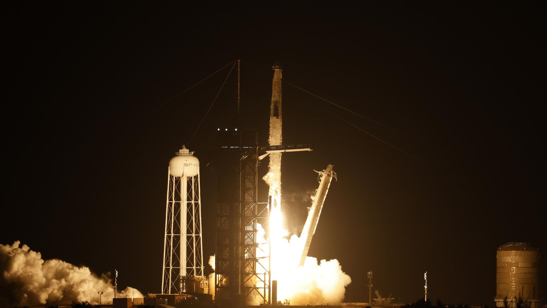 Старт ракеты SpaceX Falcon 9 Старт ракеты SpaceX Falcon 9 - РИА Новости, 1920, 02.09.2023