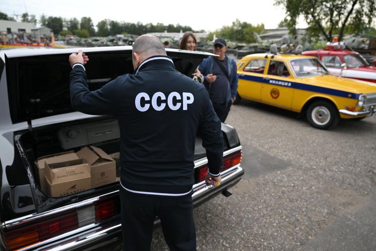 Участник ралли на приз музея техники Вадима Задорожного Участник ралли на приз музея техники Вадима Задорожного