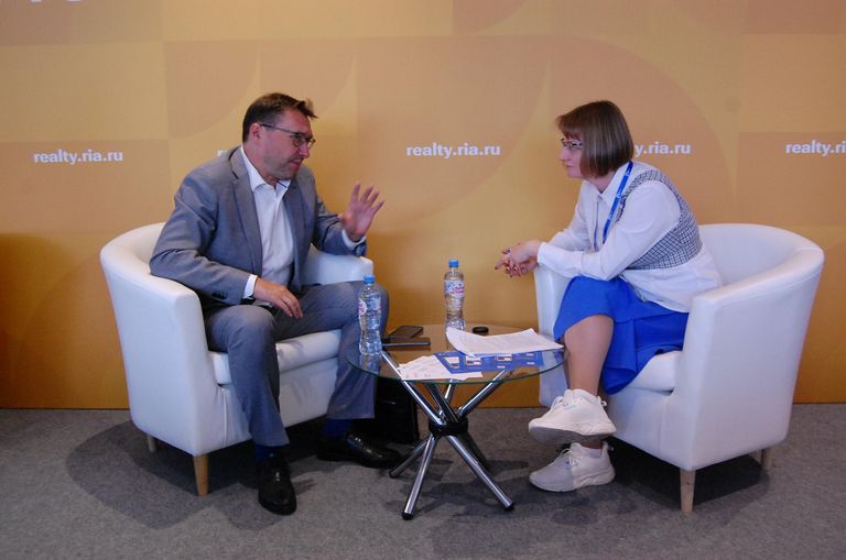 Партнер компании КБ Стрелка Алексей Муратов Партнер компании КБ Стрелка Алексей Муратов