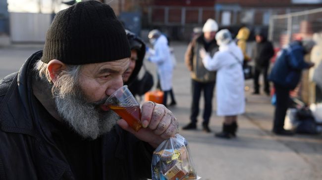 В РПЦ рассказали, что делать, если увидел на улице бездомного