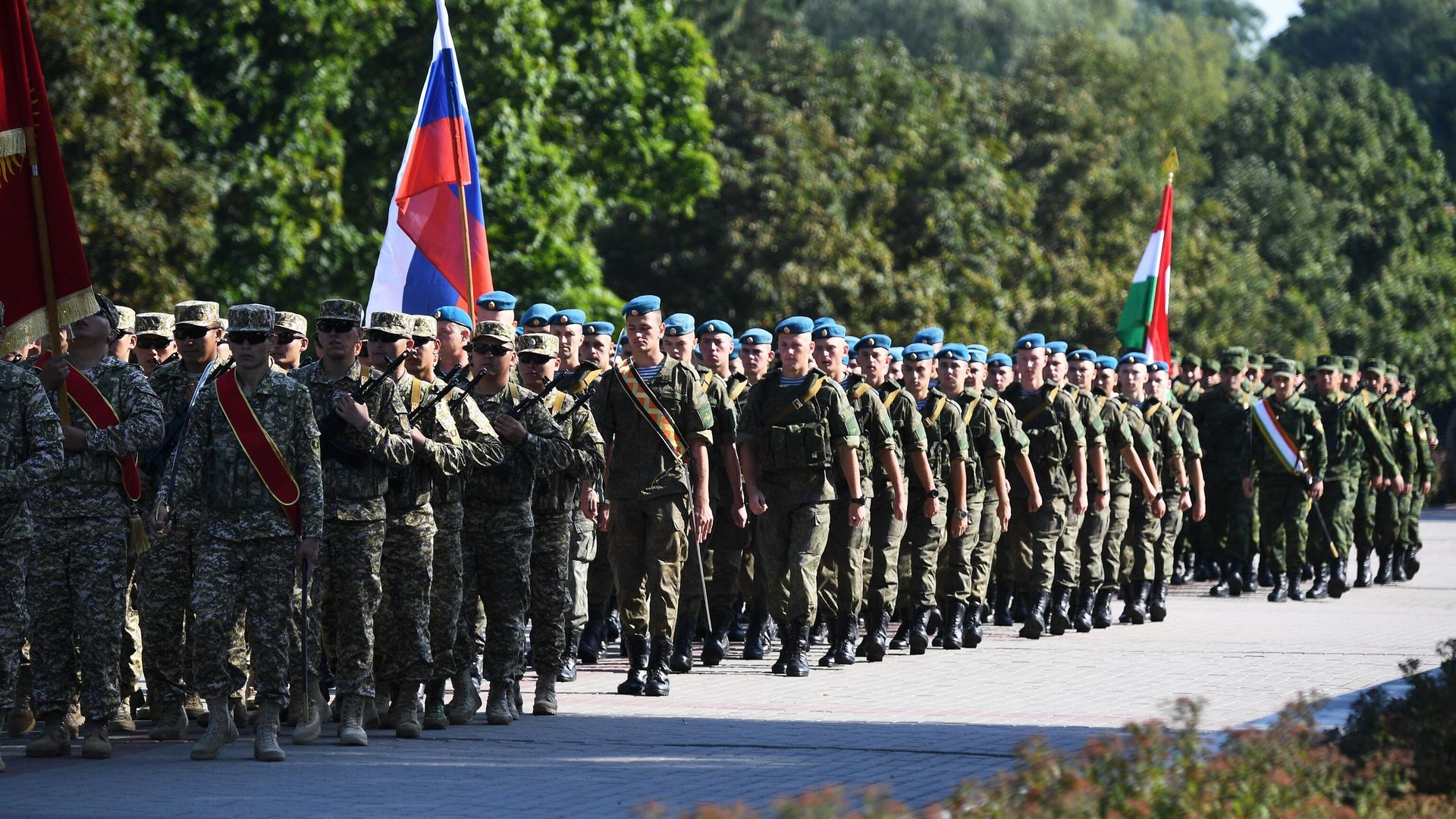 Военнослужащие на церемонии открытия оперативно-стратегического учения государств ОДКБ Боевое братство-2023 на территории мемориального комплекса Брестская крепость-герой. 1 сентября 2023 Военнослужащие на церемонии открытия оперативно-стратегического учения государств ОДКБ Боевое братство-2023 на территории мемориального комплекса Брестская крепость-герой. 1 сентября 2023 - РИА Новости, 1920, 01.09.2023