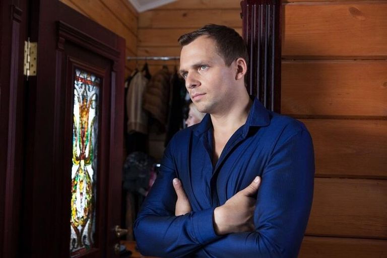 Алексей Янин в фильме Весной расцветает любовь Алексей Янин в фильме Весной расцветает любовь