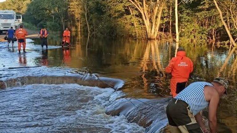Размытая дорога к селу Боголюбовка Дальнереченского городского округа Приморского края Размытая дорога к селу Боголюбовка Дальнереченского городского округа Приморского края