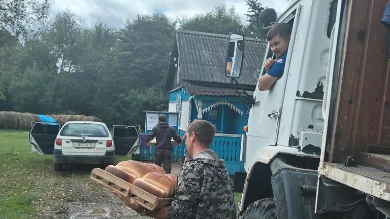 Доставка хлеба в пострадавшие от наводнения села Дальнереченского годоского округа Приморского края Доставка хлеба в пострадавшие от наводнения села Дальнереченского годоского округа Приморского края
