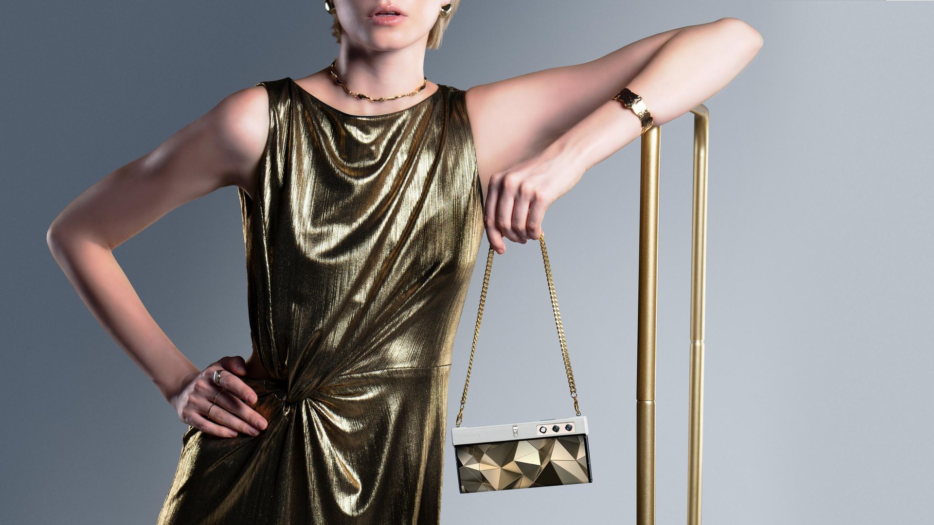 Складной смартфон HONOR V Purse Складной смартфон HONOR V Purse - РИА Новости, 1920, 05.09.2023