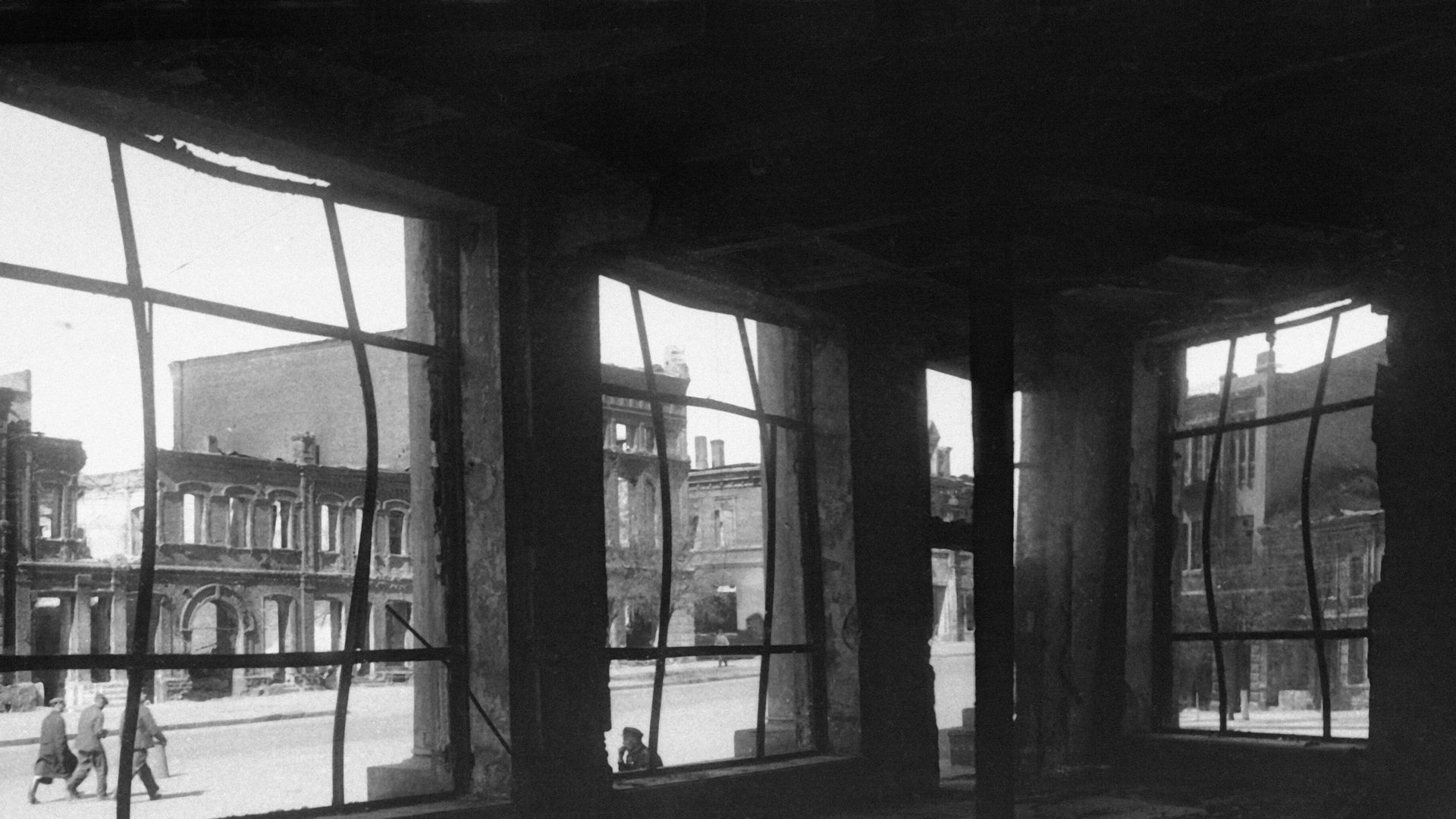 Так выглядел город Сталино (Донецк) после освобождения.1943 год - РИА Новости, 1920, 08.05.2025