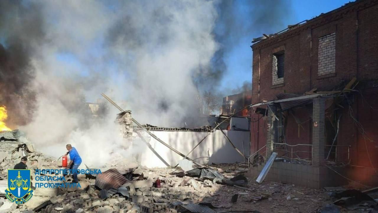 Здание полиции, поврежденное в результате взрыва в Кривом Роге. 8 сентября 2023 - РИА Новости, 1920, 08.09.2023