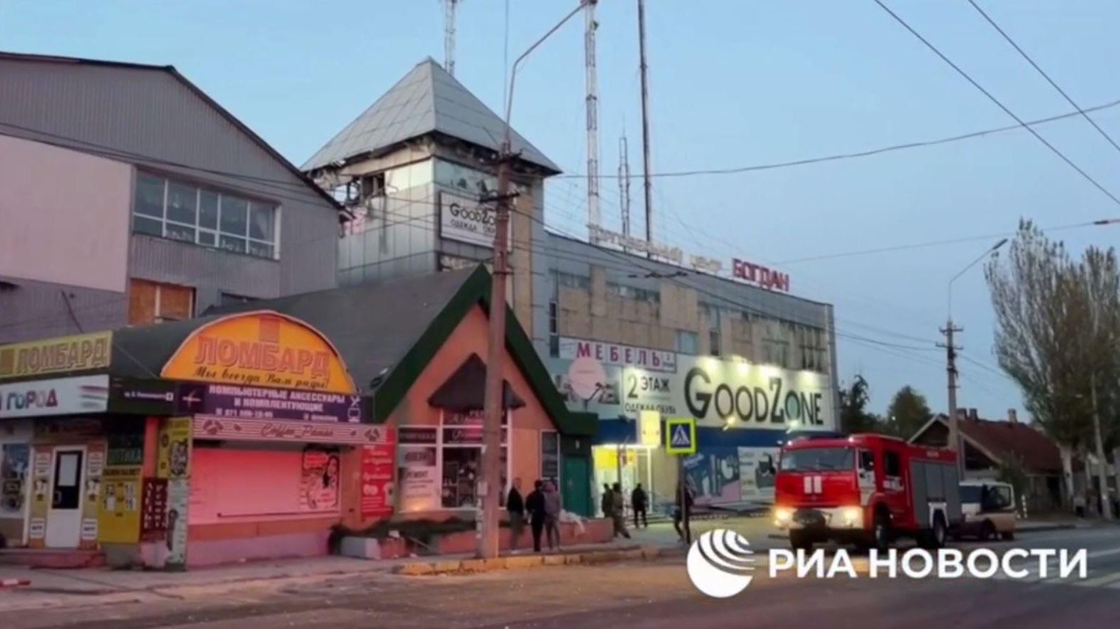 Последствия удара по супермаркету в Донецке со стороны ВСУ. Кадр видео Последствия удара по супермаркету в Донецке со стороны ВСУ. Кадр видео - РИА Новости, 1920, 10.09.2023