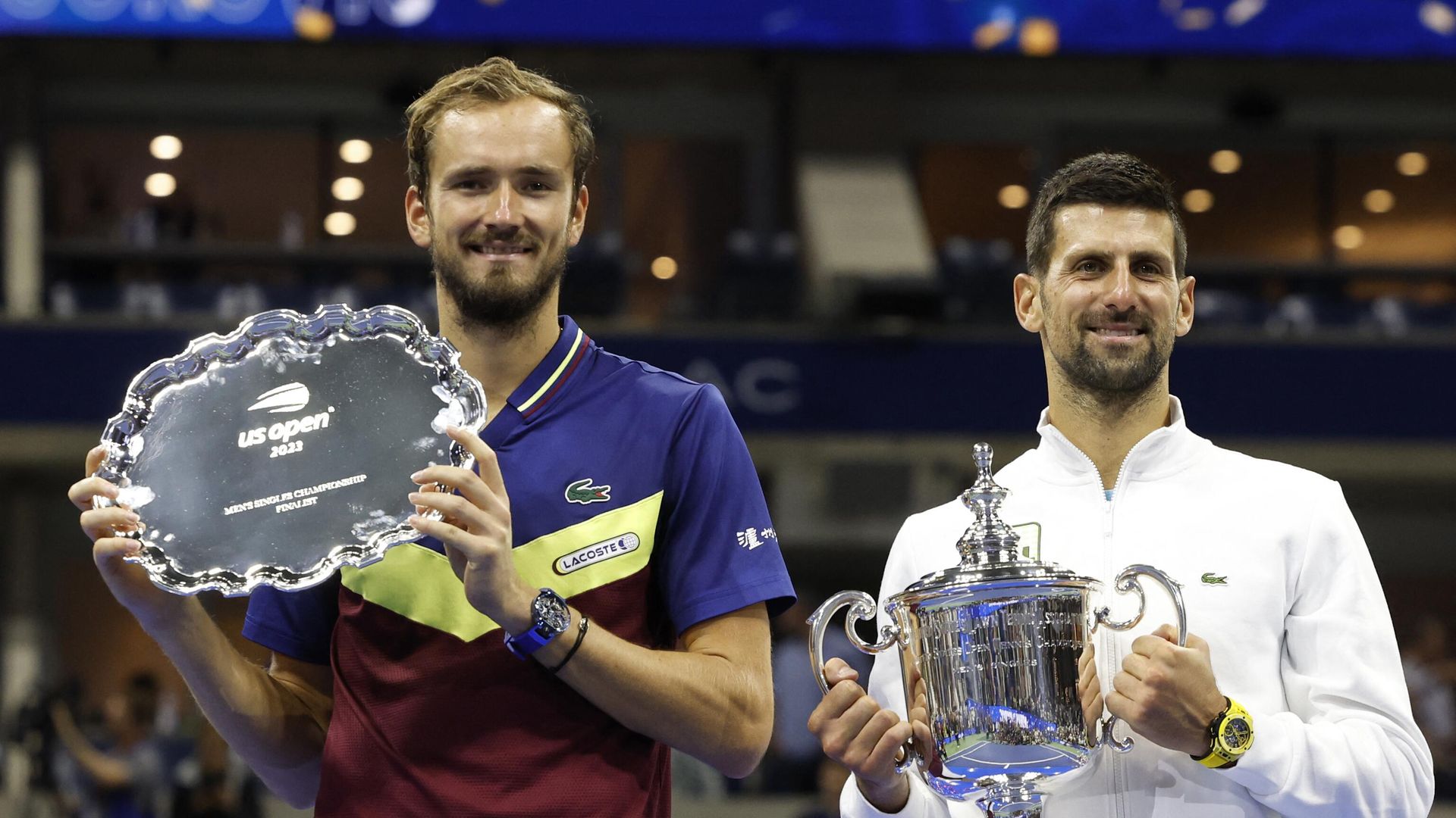 Даниил Медведев (слева) и Новак Джокович с трофеями US Open Даниил Медведев (слева) и Новак Джокович с трофеями US Open - РИА Новости, 1920, 11.09.2023